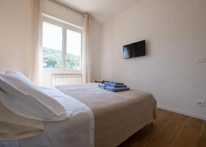 Casa Delfina By Portofinovacanze * Rapallo